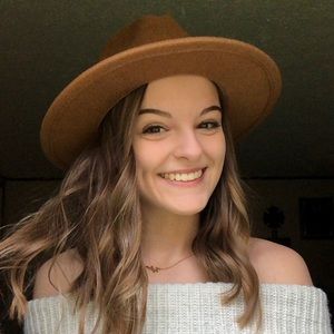 Meet your Posher, Kara